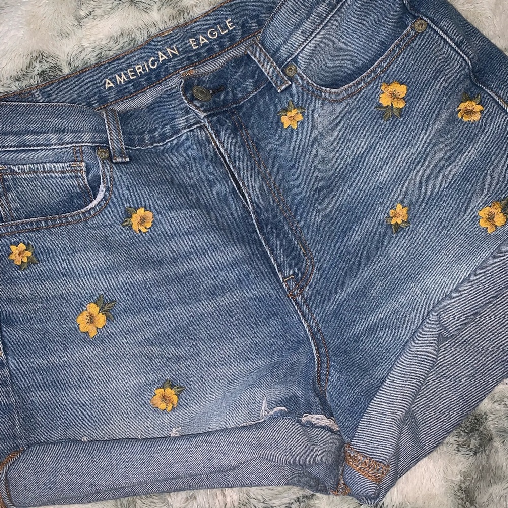 American eagle outfitters flower mom shorts